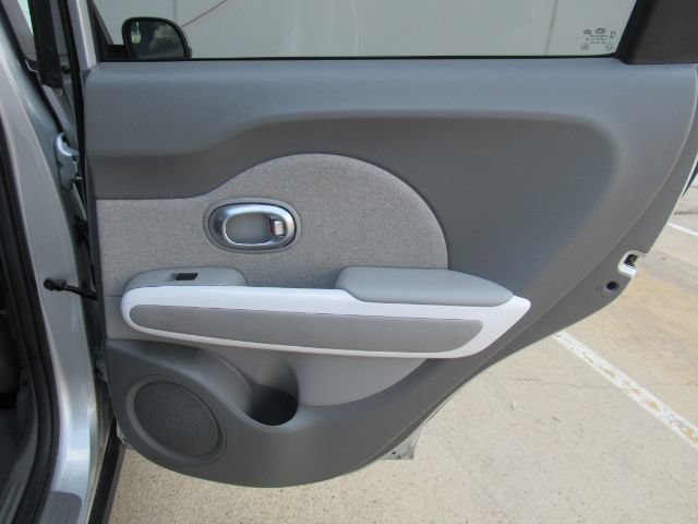 Used 2017 Kia Soul EV-e FWD image 19