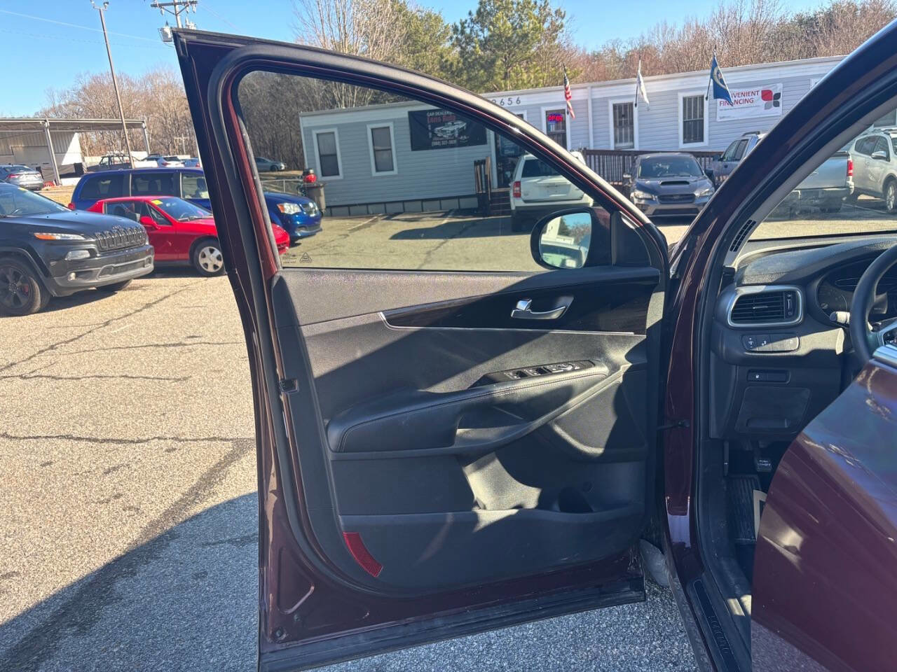 Used 2020 Kia Sorento LX image 9