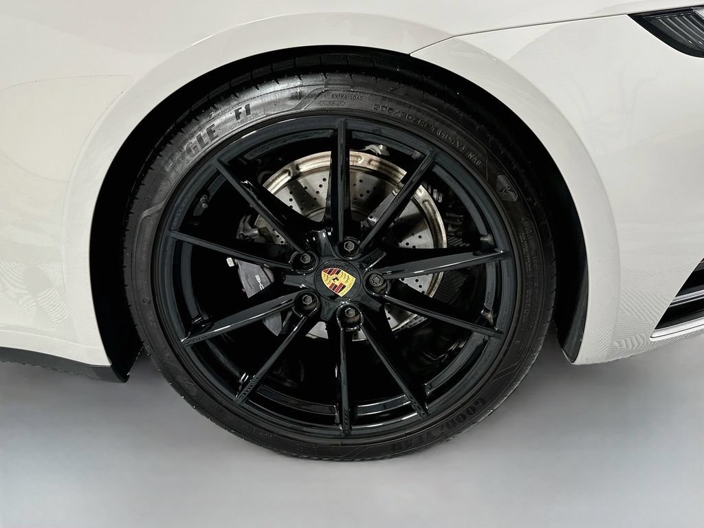 Certified 2023 Porsche 911 Carrera T RWD image 32