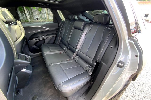 Used 2024 Cadillac Lyriq Luxury AWD/4WD image 26