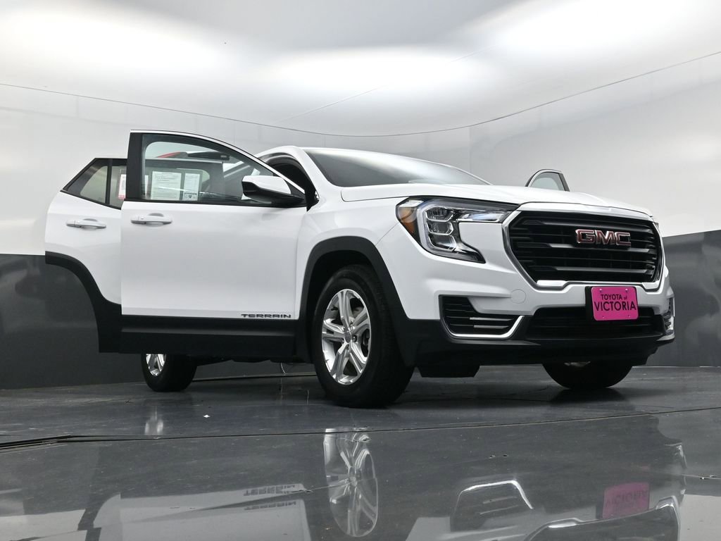 Used 2024 GMC Terrain SLE image 27