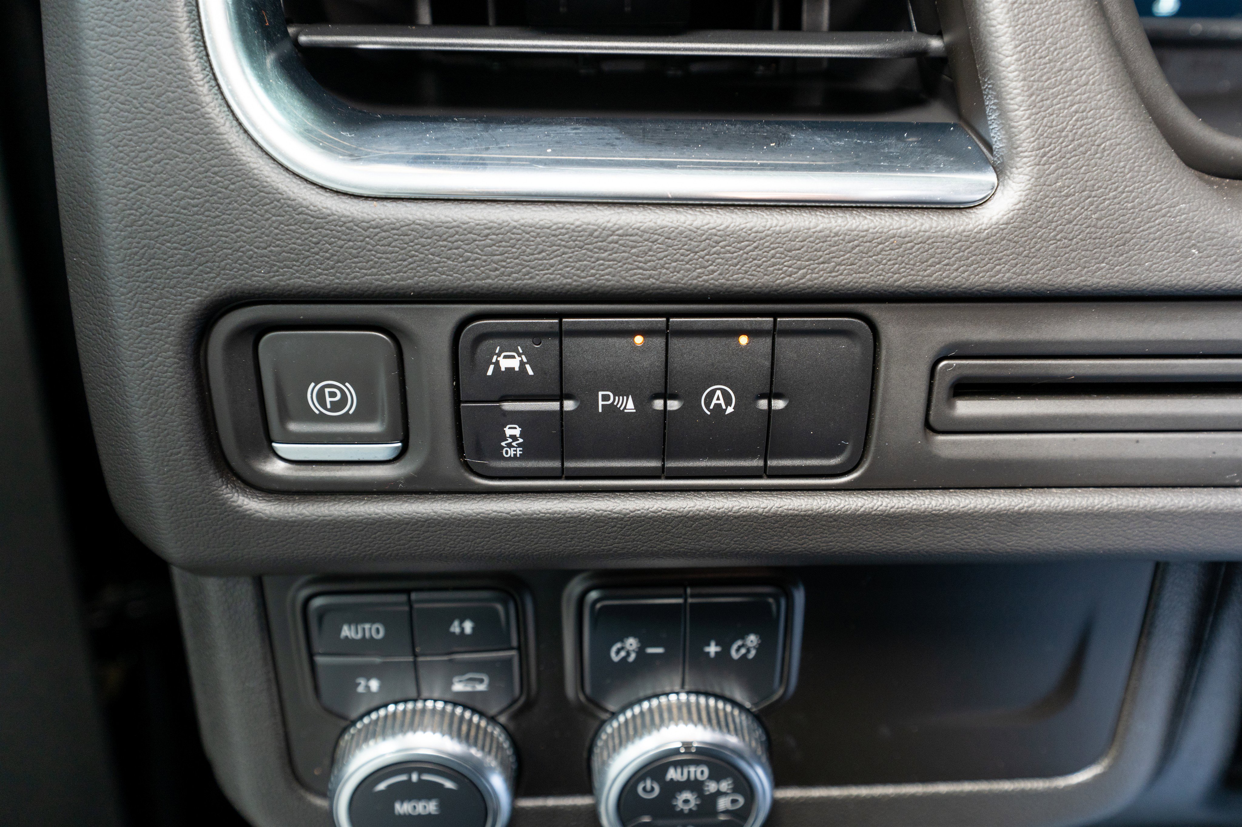 Used 2023 GMC Yukon SLT image 30