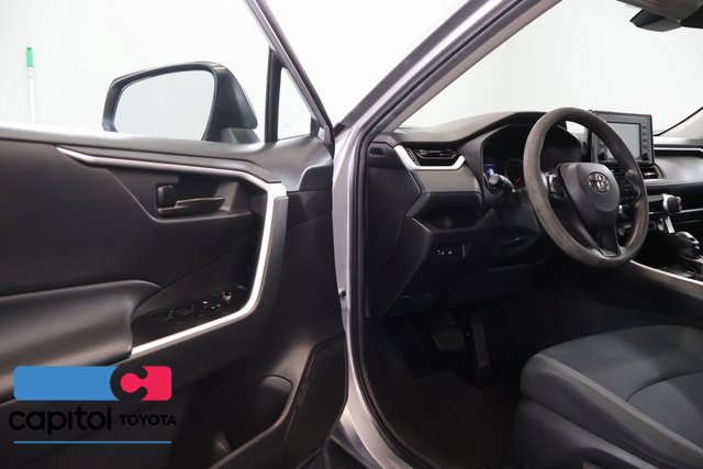Certified 2021 Toyota RAV4 LE AWD/4WD image 9