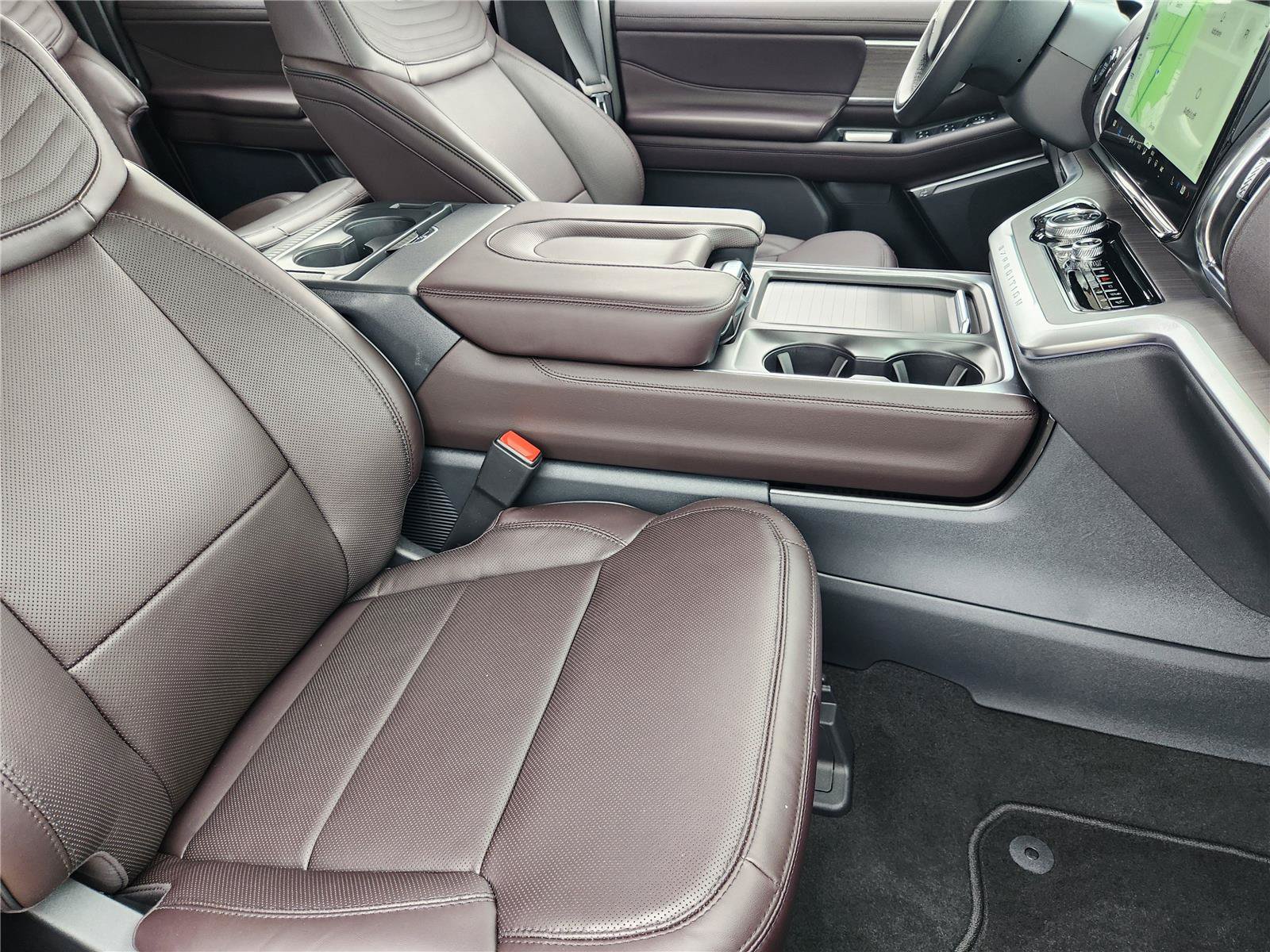 New 2025 Ford Expedition Max Platinum w/ Platinum Ultimate Package AWD/4WD image 10