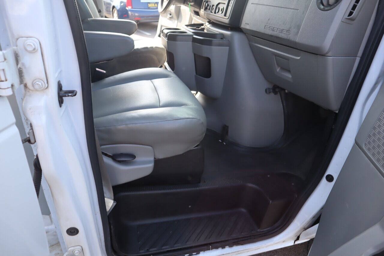 Used 2011 Ford E-250 and Econoline 250 w/ PWR Group RWD image 23