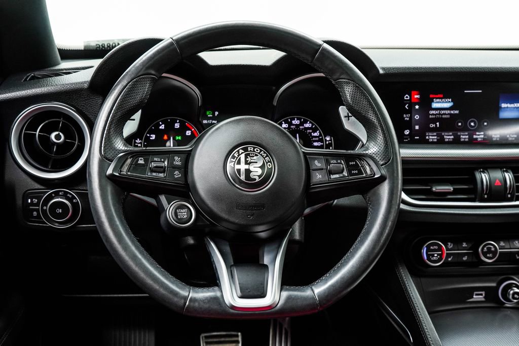 Used 2023 Alfa Romeo Stelvio Veloce image 22