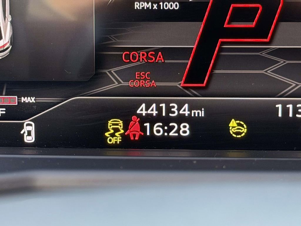 Used 2022 Lamborghini Urus image 25