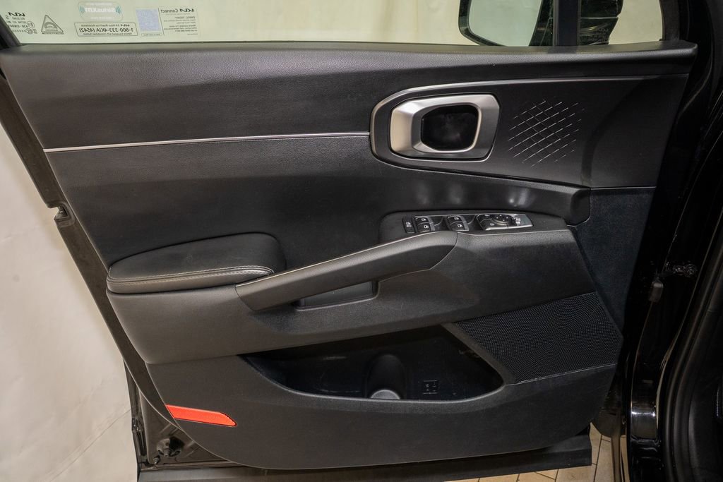 Used 2024 Kia Sorento S w/ Panoramic Sunroof Package image 12