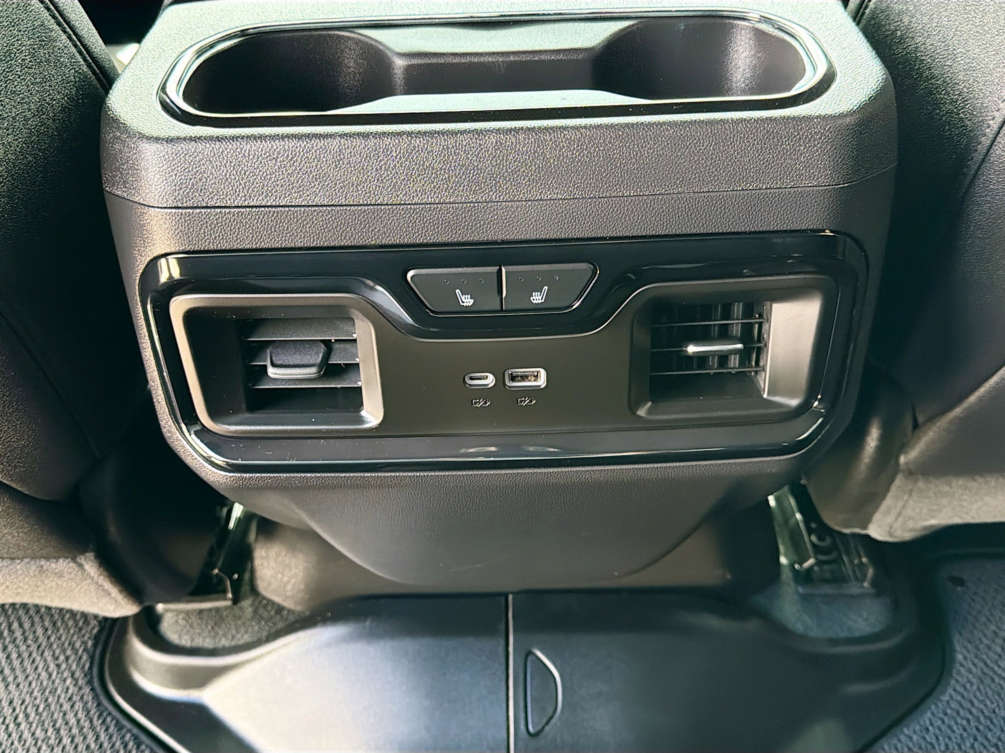 Used 2025 GMC Sierra 1500 AT4 w/ Technology Package image 18