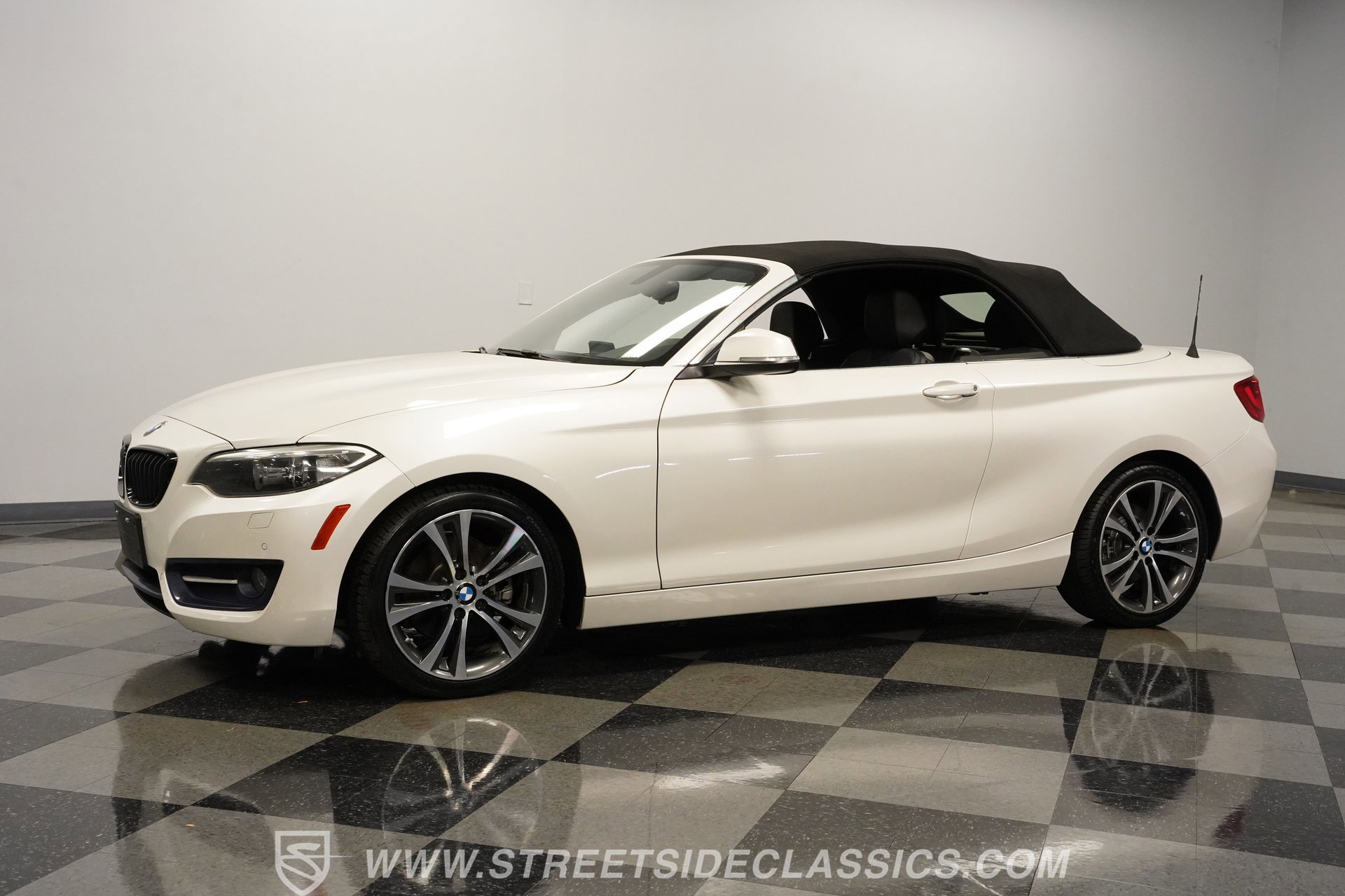 Used 2017 BMW 230i Convertible RWD image 6