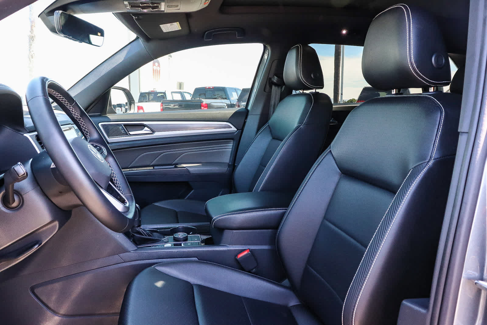 Used 2023 Volkswagen Atlas Cross Sport SEL AWD/4WD image 28
