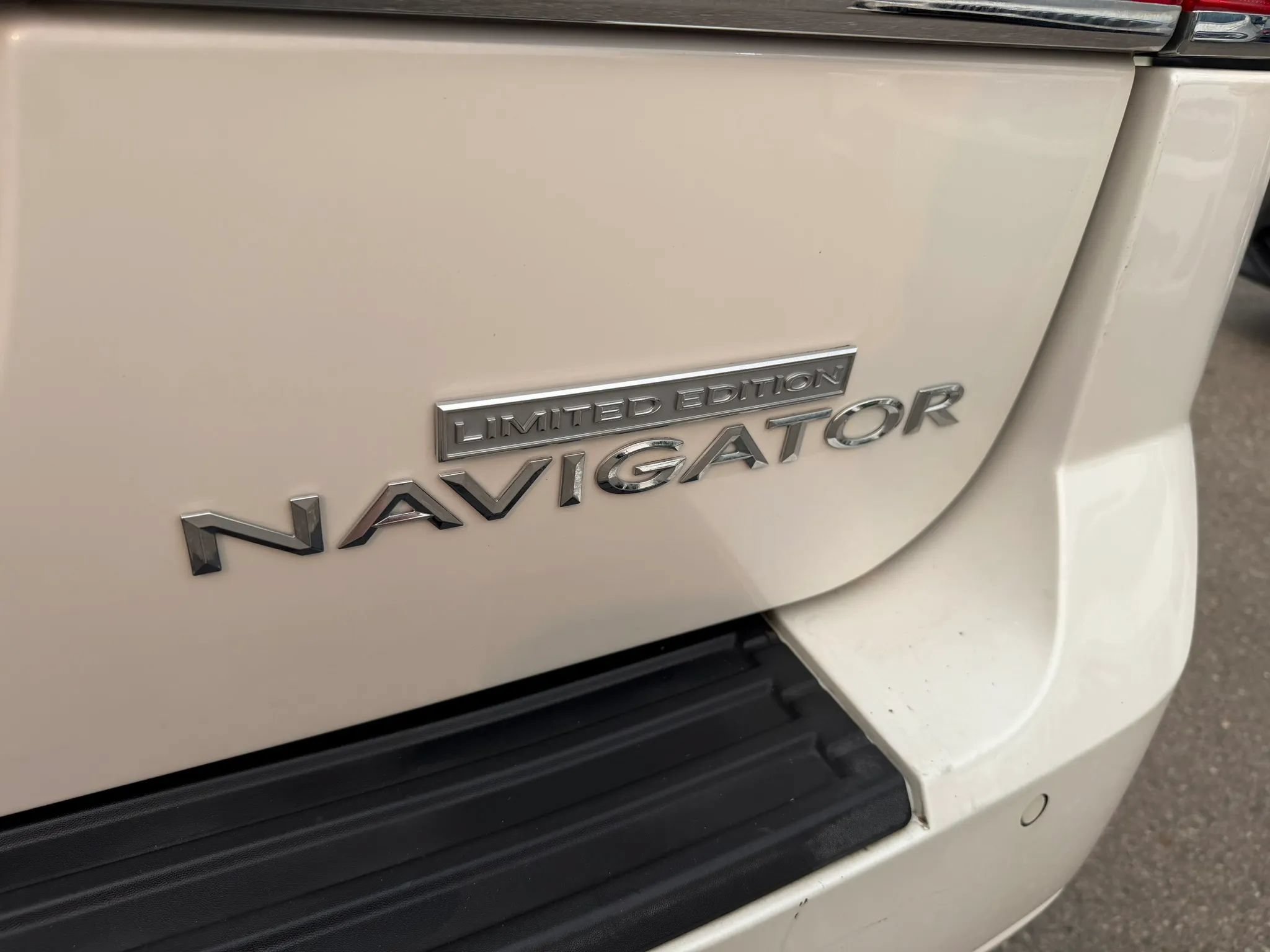 Used 2014 Lincoln Navigator L 4WD w/ Equipment Group 101A image 8