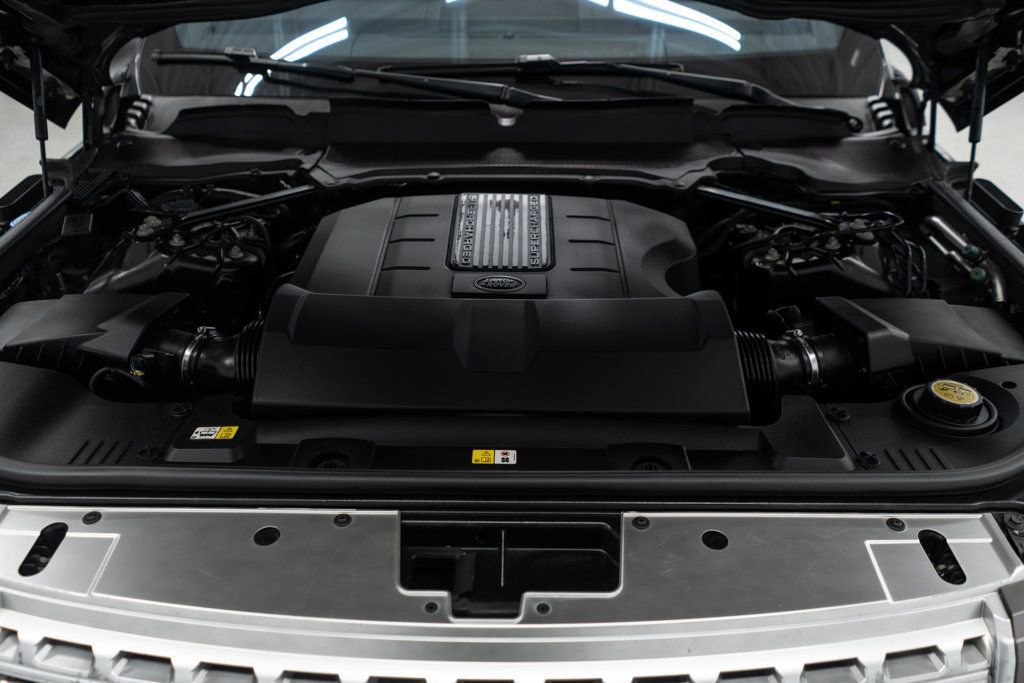 Used 2017 Land Rover Range Rover HSE image 42