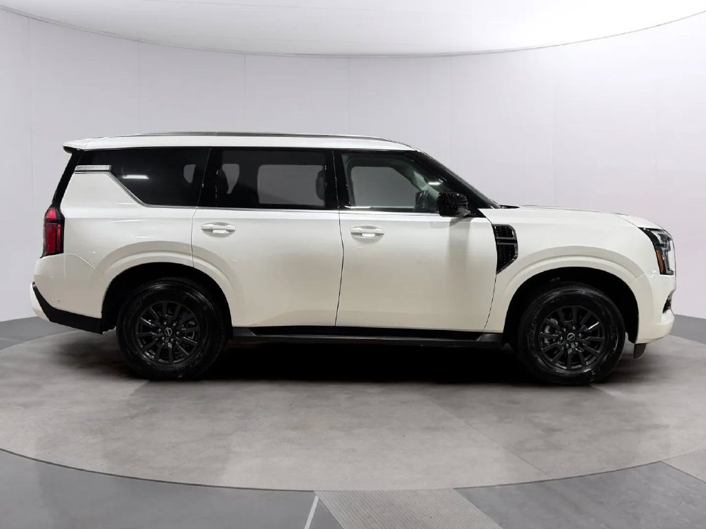 Certified 2026 Nissan Armada SV AWD/4WD image 2
