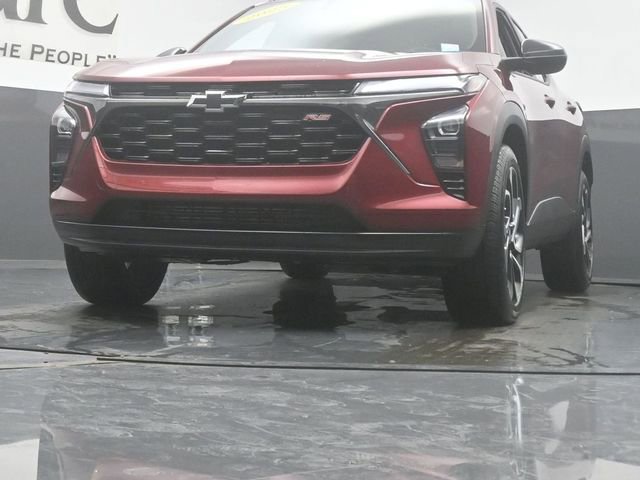 Used 2025 Chevrolet Trax RS FWD image 56