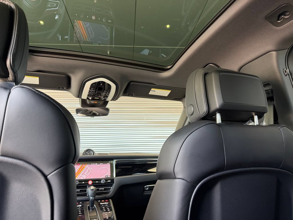 New 2026 Porsche Macan AWD/4WD image 33