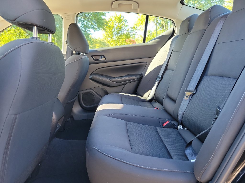 Used 2025 Nissan Altima 2.5 SV FWD image 17