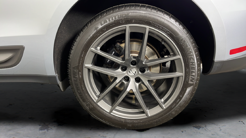 Used 2023 Porsche Macan Turbo AWD/4WD image 47