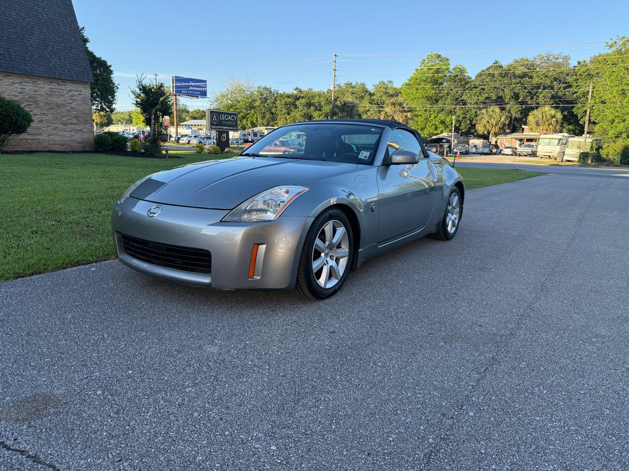 Used 2004 Nissan 350Z Touring RWD image 9