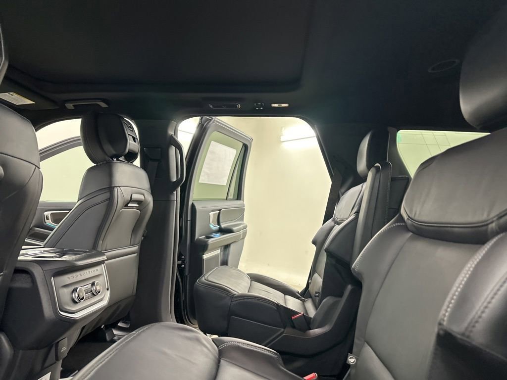 New 2026 Ford Expedition Platinum w/ Stealth Appearance Package image 32