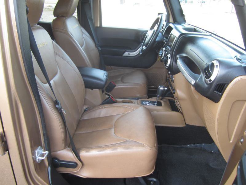 Used 2015 Jeep Wrangler Unlimited Sahara AWD/4WD image 19