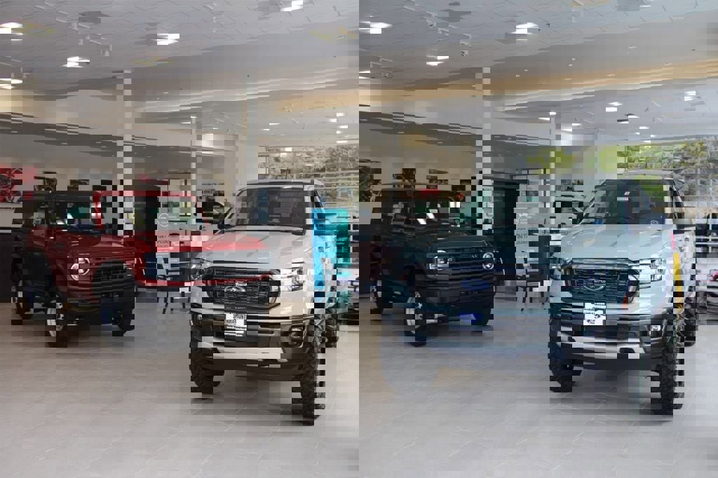 Used 2025 Ford F150 Lightning Lariat AWD/4WD image 18