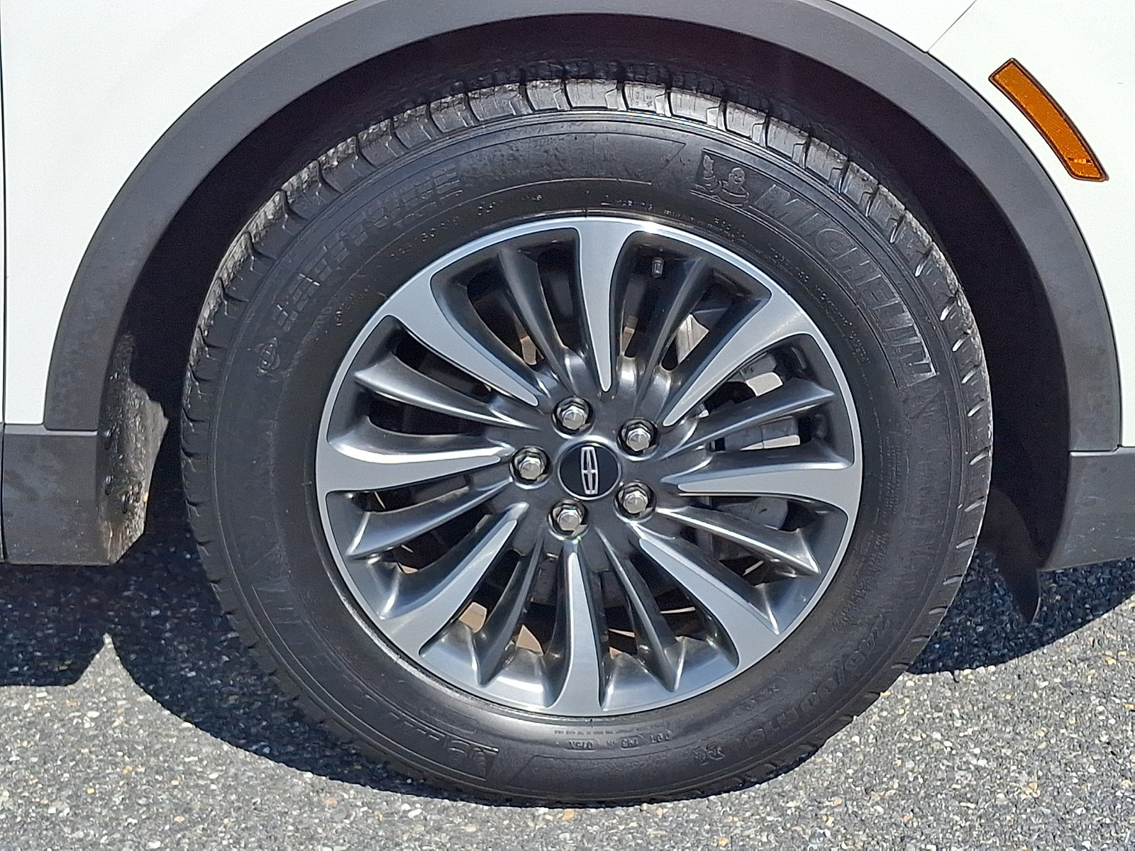 Certified 2021 Lincoln Nautilus Reserve AWD/4WD image 9