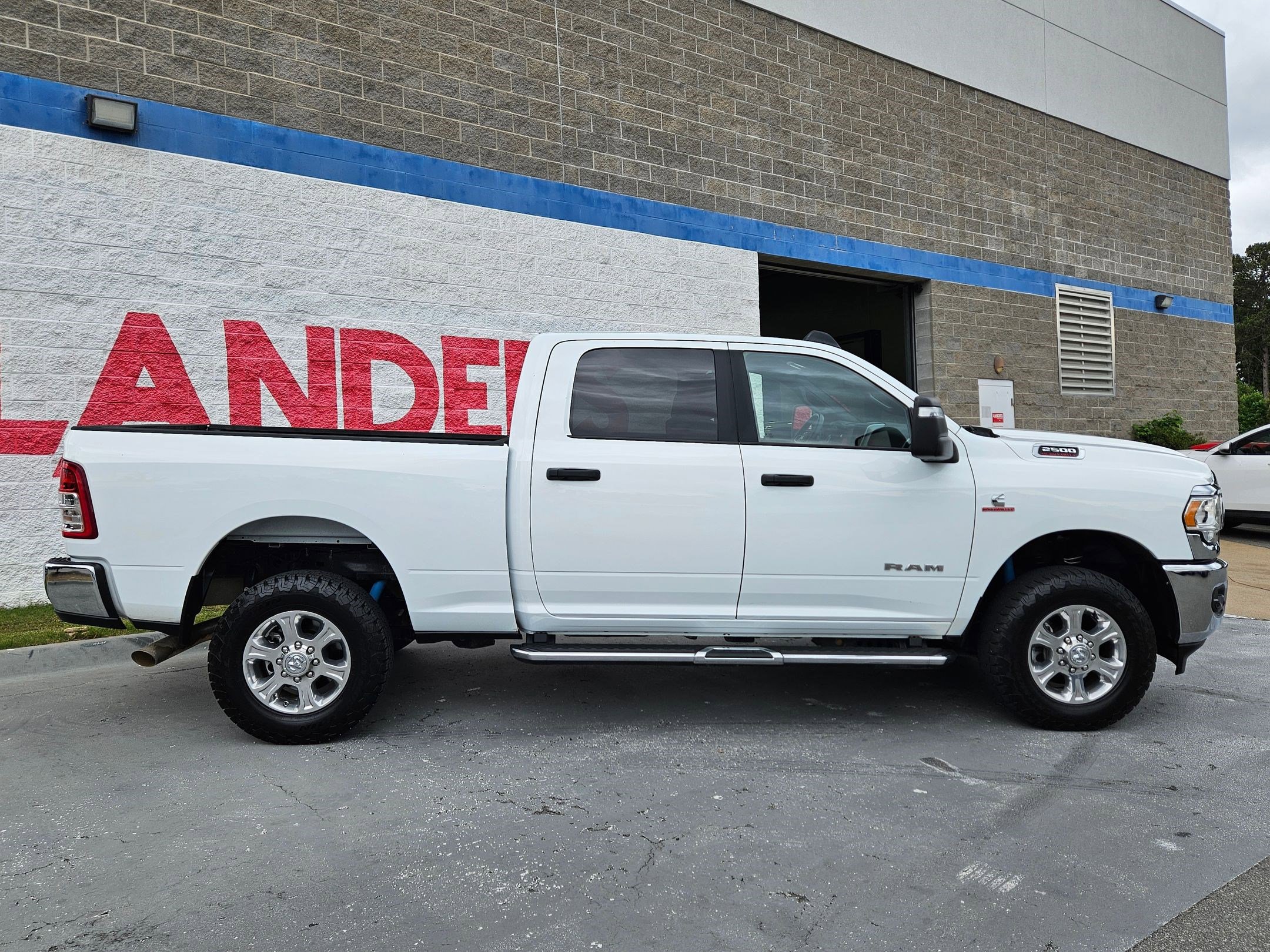 Used 2024 RAM 2500 Big Horn w/ Off Road Package AWD/4WD image 8