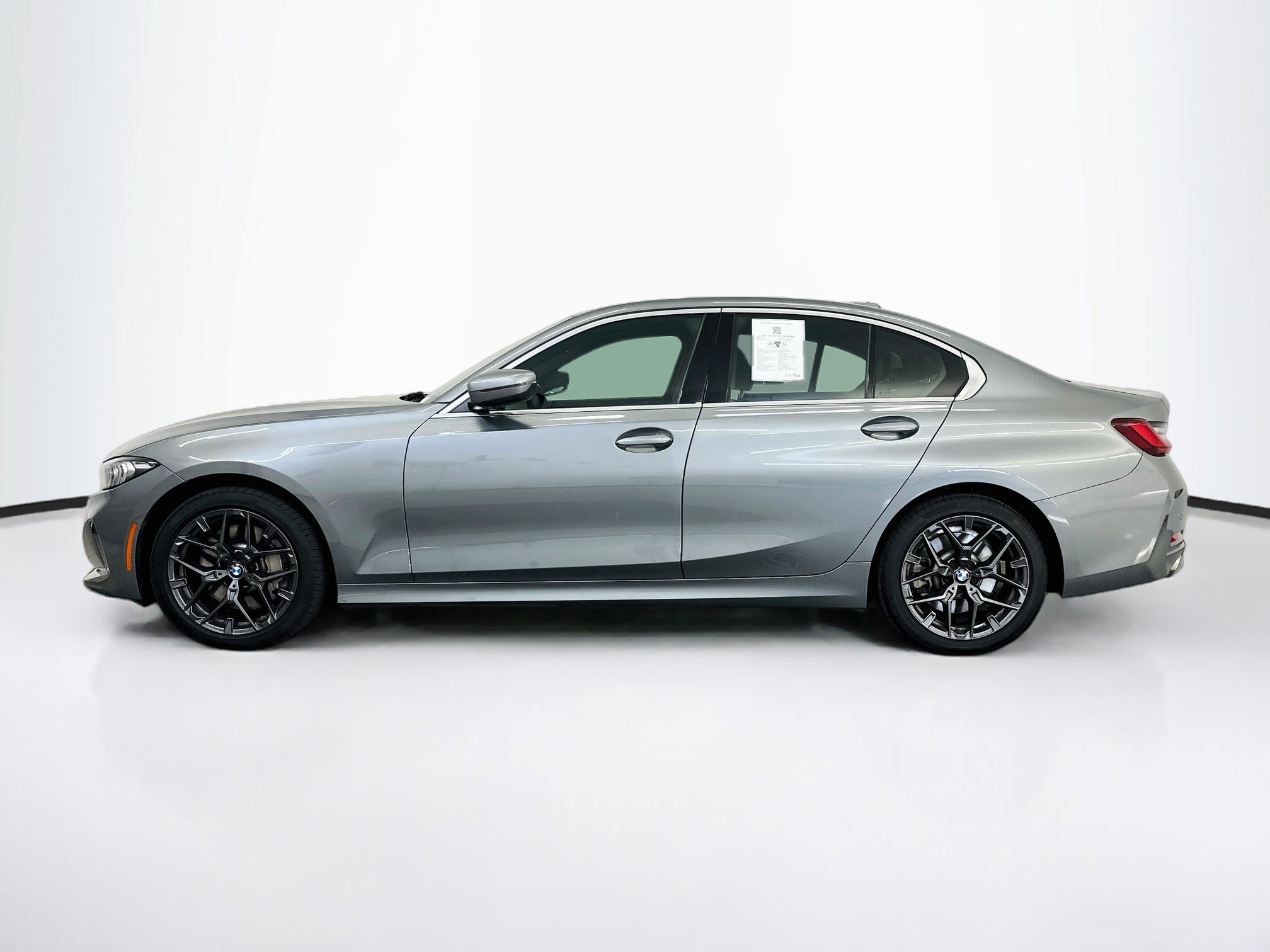 Used 2026 BMW 330i xDrive Sedan AWD/4WD image 4