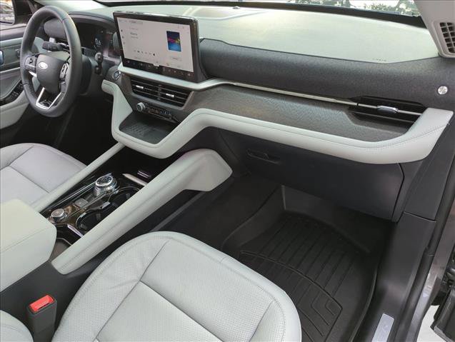 Used 2025 Ford Explorer Platinum w/ Ultimate Package RWD image 23
