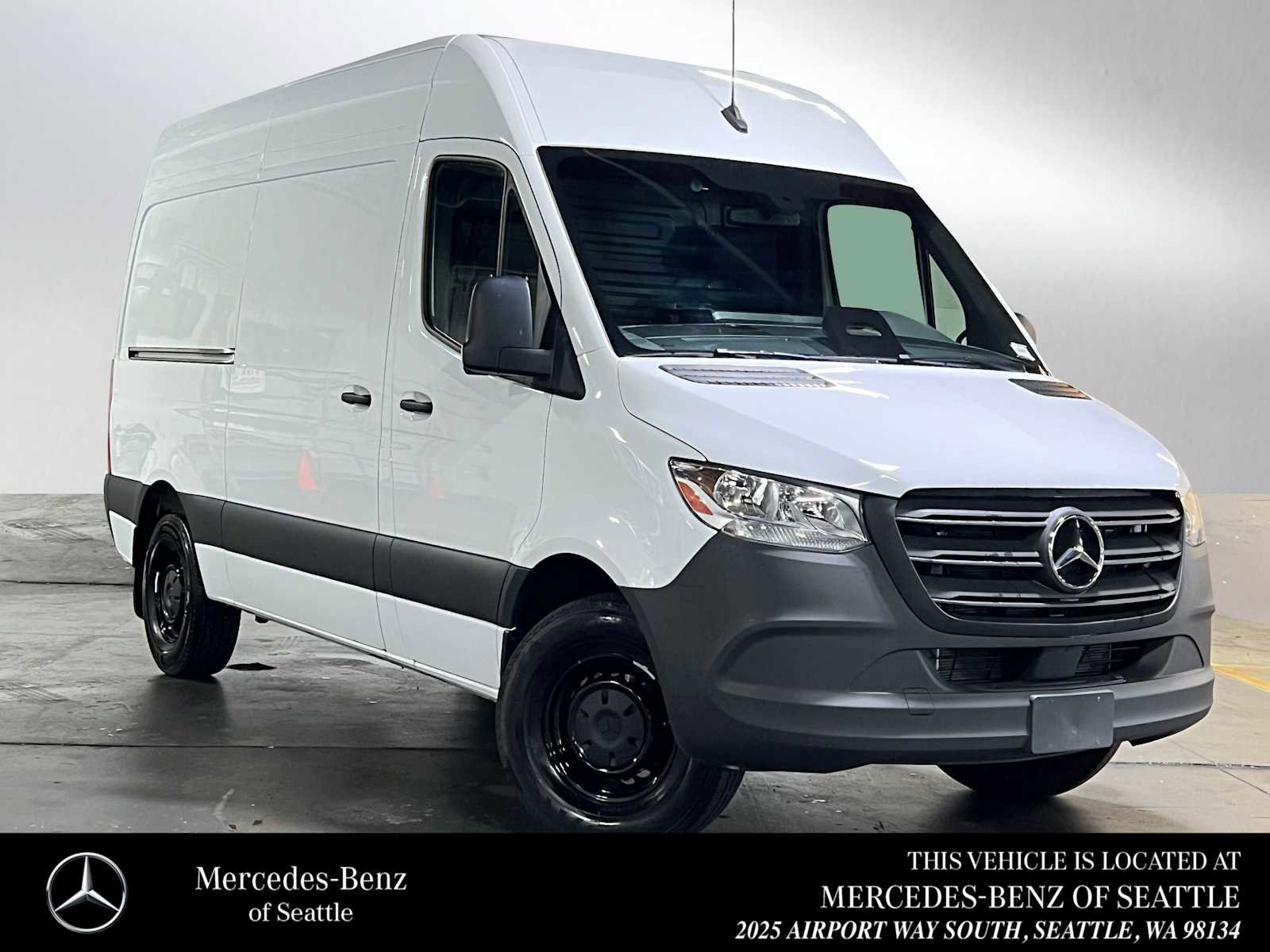 Used 2025 Mercedes-Benz Sprinter 2500 image 1