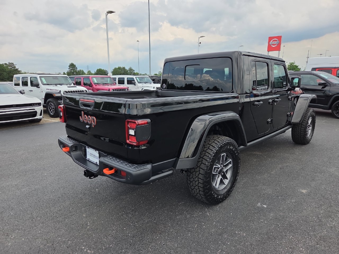 New 2026 Jeep Gladiator Mojave w/ Steel Bumper Group AWD/4WD image 8