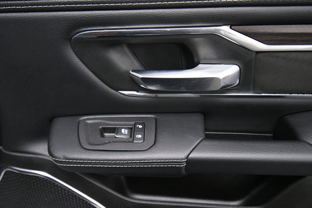 Used 2026 RAM 1500 Laramie AWD/4WD image 26