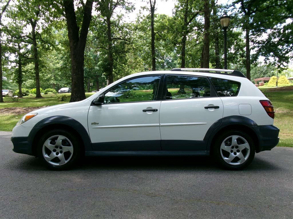 Used 2005 Pontiac Vibe w/ Power Group Value Package FWD image 9