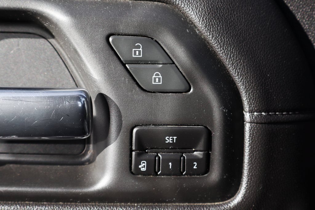 Used 2021 Chevrolet Silverado 1500 High Country w/ Technology Package AWD/4WD image 15