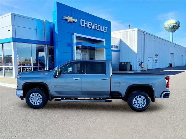 Used 2024 Chevrolet Silverado 2500 LTZ w/ LTZ Convenience Package image 7