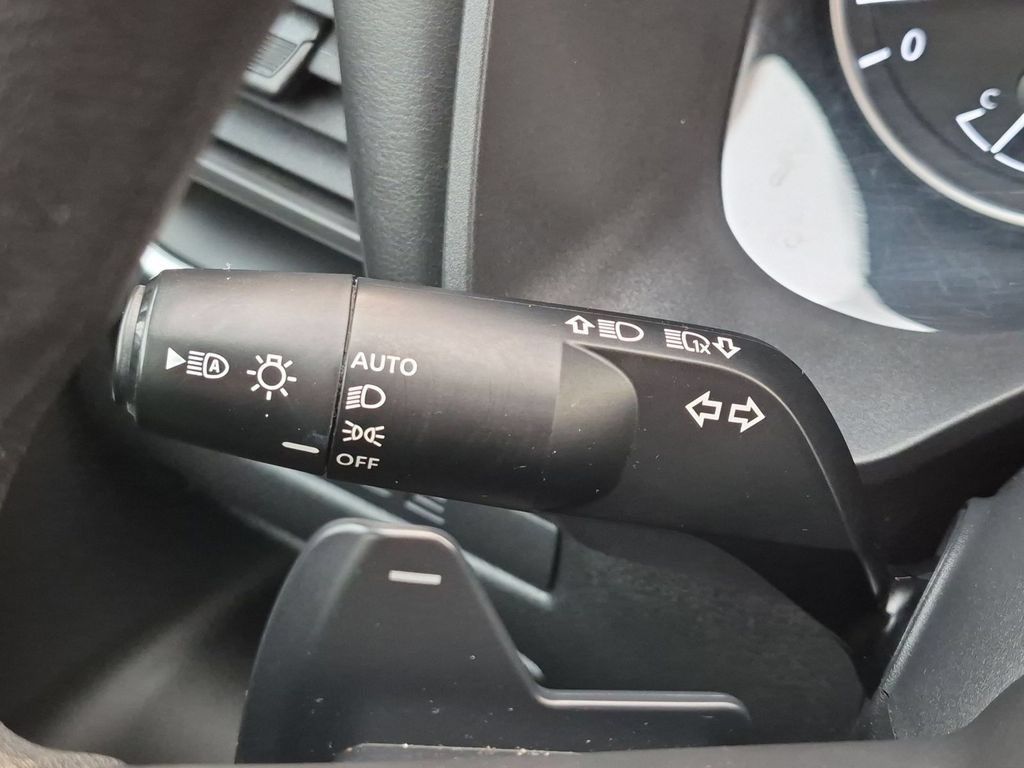 Used 2024 Nissan Rogue S AWD/4WD image 17
