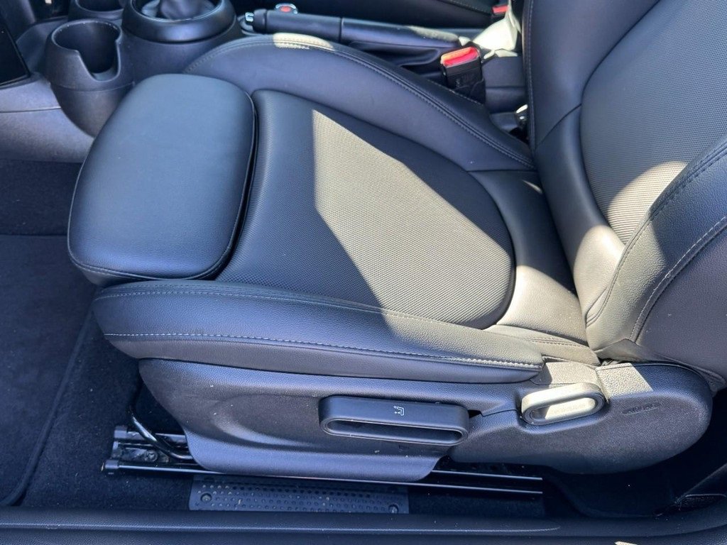 Used 2022 MINI Cooper S image 12