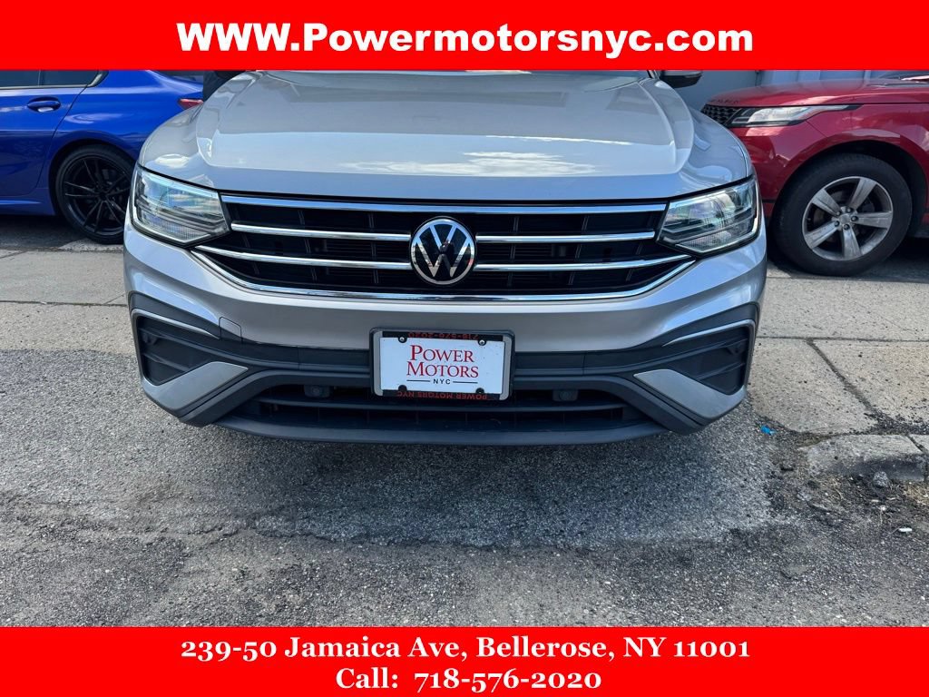 Used 2022 Volkswagen Tiguan SE w/ Panoramic Sunroof Package AWD/4WD image 2