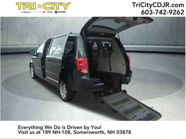 Used 2012 Dodge Grand Caravan SXT image 3