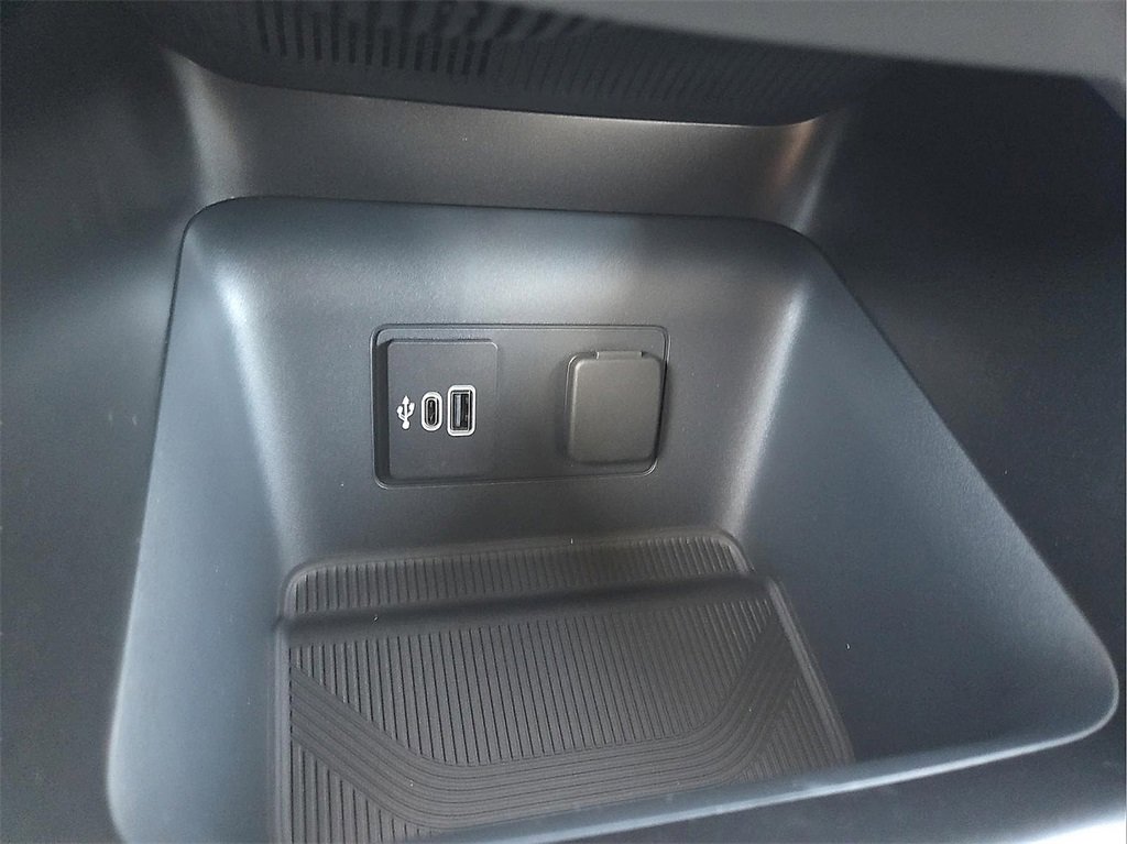 New 2026 Ford Explorer Active image 17