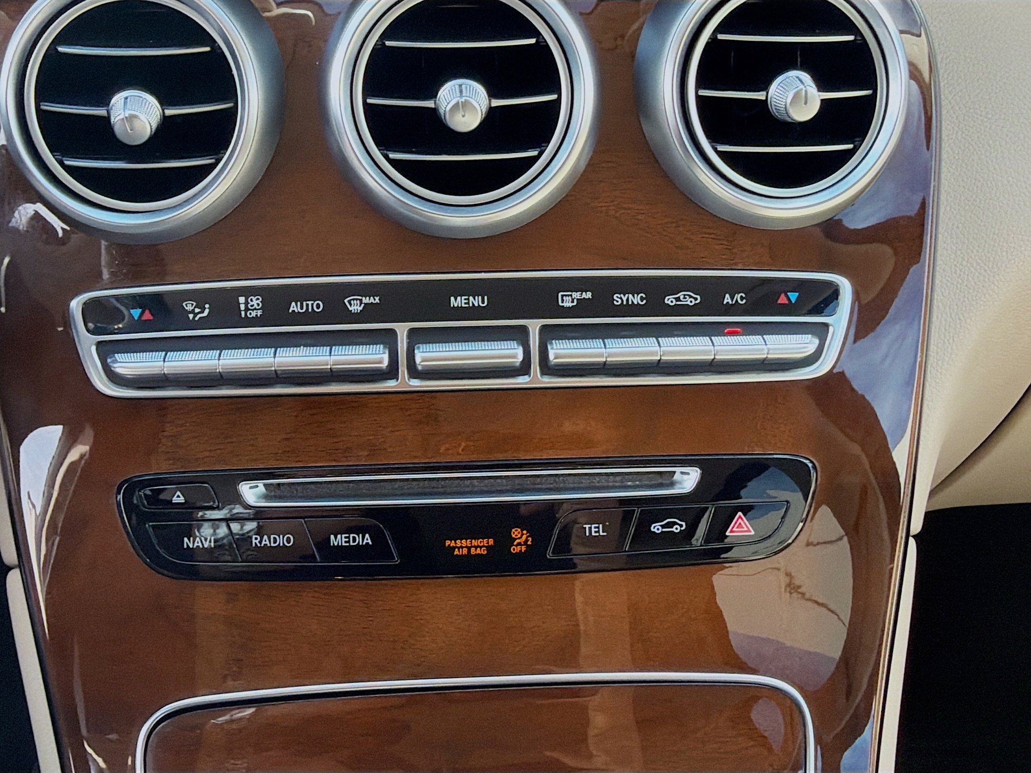 Used 2019 Mercedes-Benz GLC 300 image 12