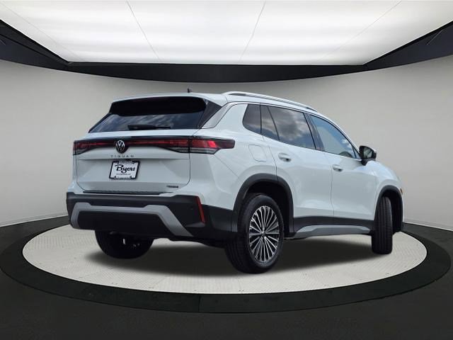 New 2025 Volkswagen Tiguan S image 7