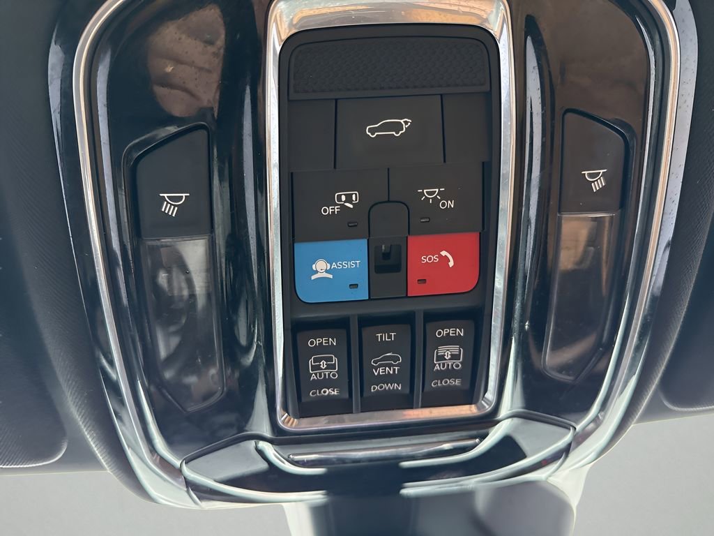Used 2022 Jeep Grand Cherokee L Summit w/ Advanced Protech Group IV image 41