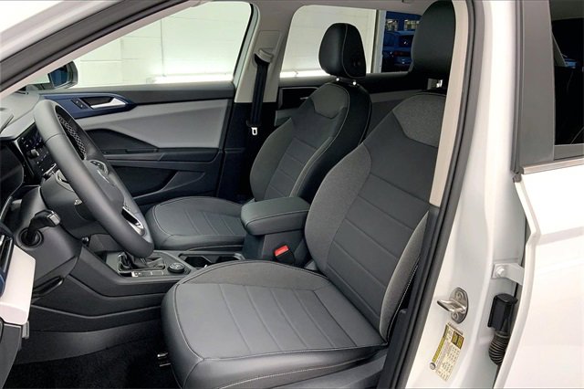 Certified 2022 Volkswagen Taos SE image 25