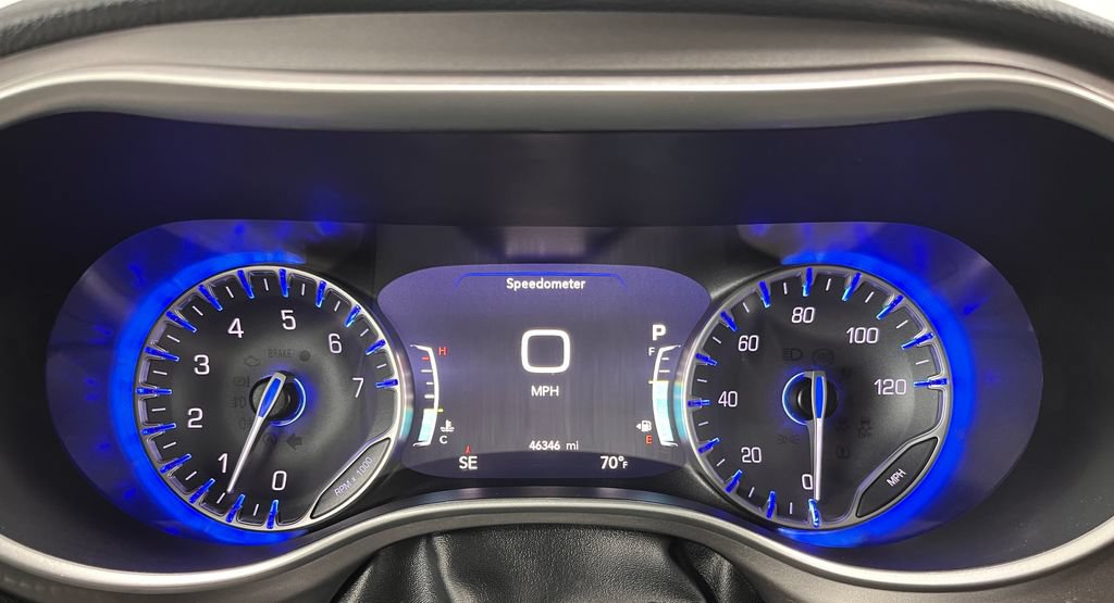 Used 2023 Chrysler Pacifica Touring-L AWD/4WD image 24
