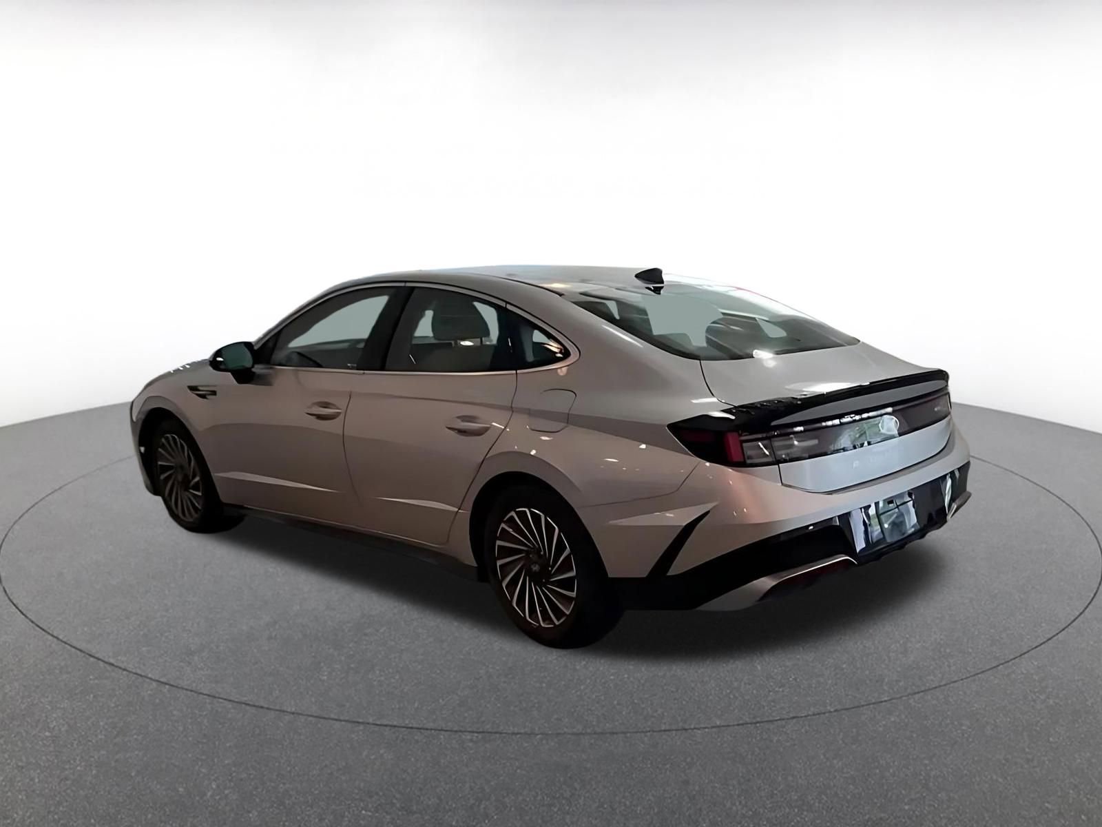 Used 2025 Hyundai Sonata SEL FWD image 11