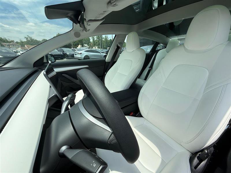 Used 2023 Tesla Model 3 Standard Range RWD image 9