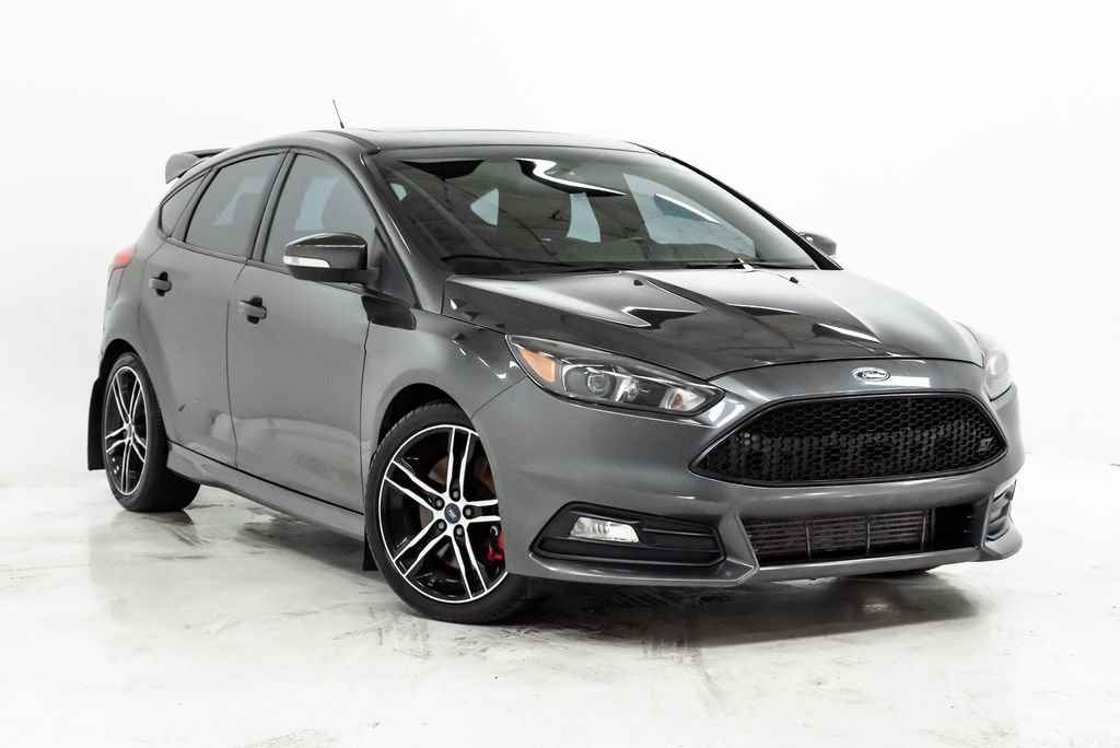 Used 2015 Ford Focus ST w/ Equipment Group 401A FWD image 6