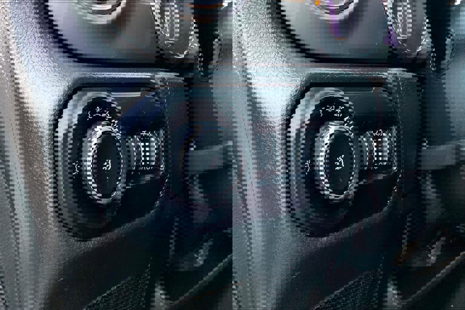 Used 2022 Jeep Wrangler Unlimited Sahara image 34